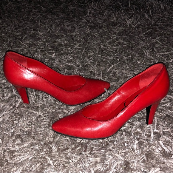 YSL Pumps - Picture 2 of 4